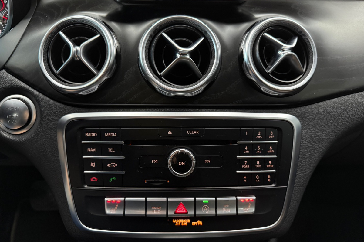 Ponuka vozidiel / Mercedes-Benz GLA 180 A/T - video Ponuka vozidiel / Mercedes-Benz GLA 180 A/T - video