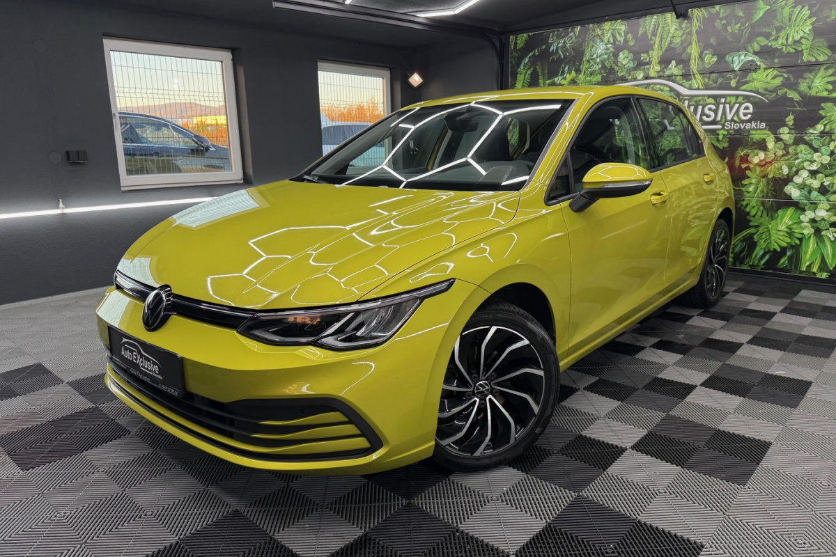 Ponuka vozidiel / Volkswagen Golf 1.5 eTSI ACT Life DSG - video
