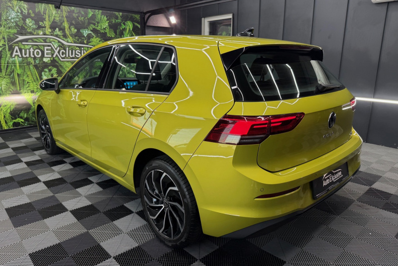  Ponuka vozidiel / Volkswagen Golf 1.5 eTSI ACT Life DSG - video