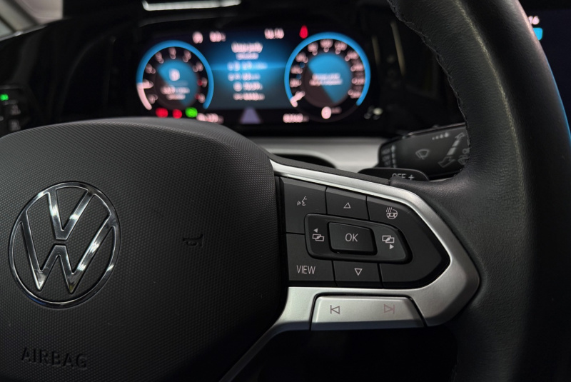  Ponuka vozidiel / Volkswagen Golf 1.5 eTSI ACT Life DSG - video