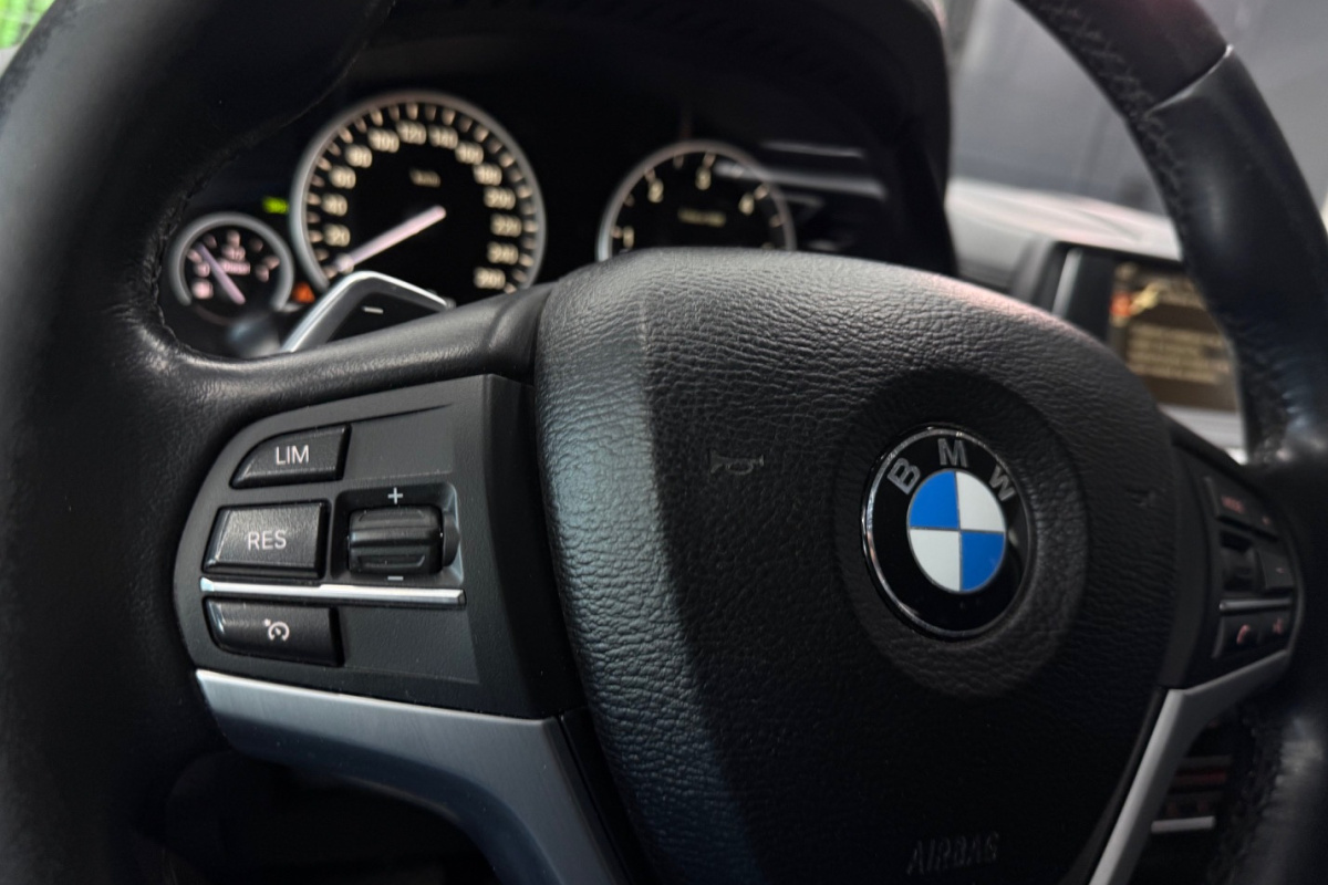 Ponuka vozidiel / BMW X6 xDrive 30d Standard A/T - video
