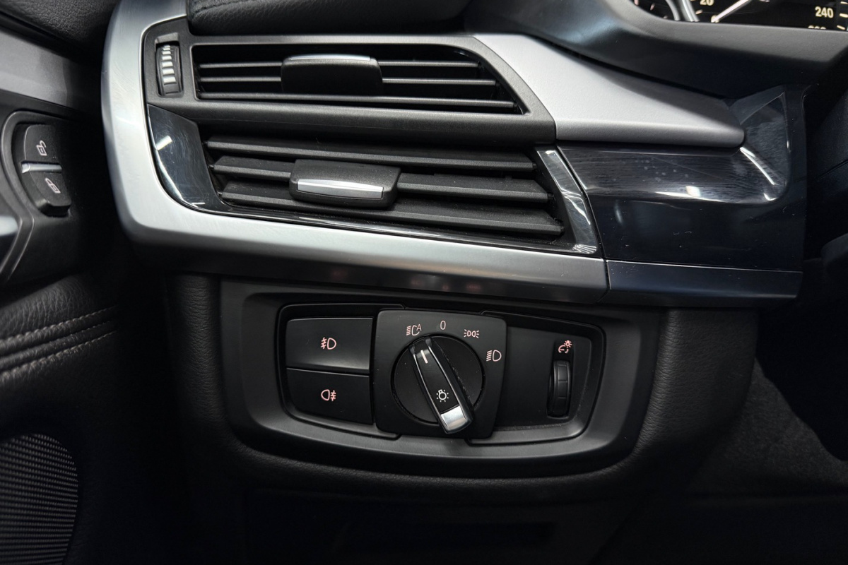 Ponuka vozidiel / BMW X6 xDrive 30d Standard A/T - video