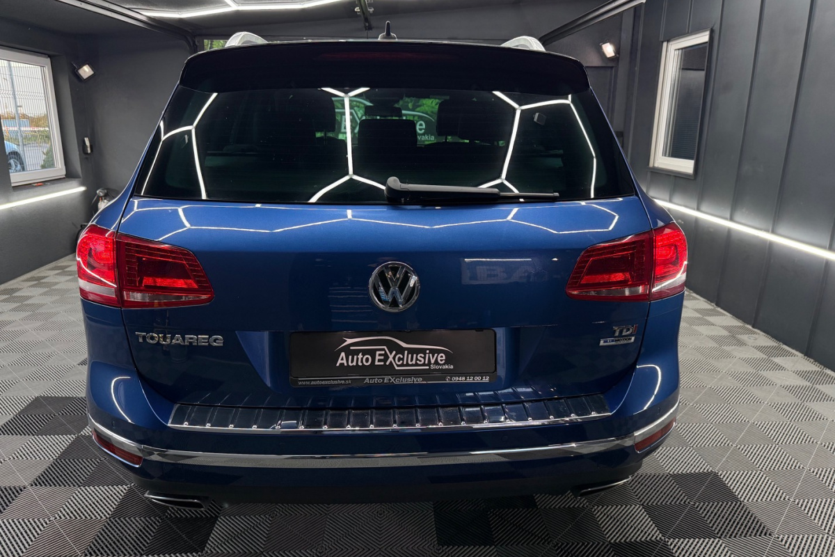 Ponuka vozidiel / Volkswagen Touareg II 3.0 V6 TDI BMT 4MOTION R-LINE - video