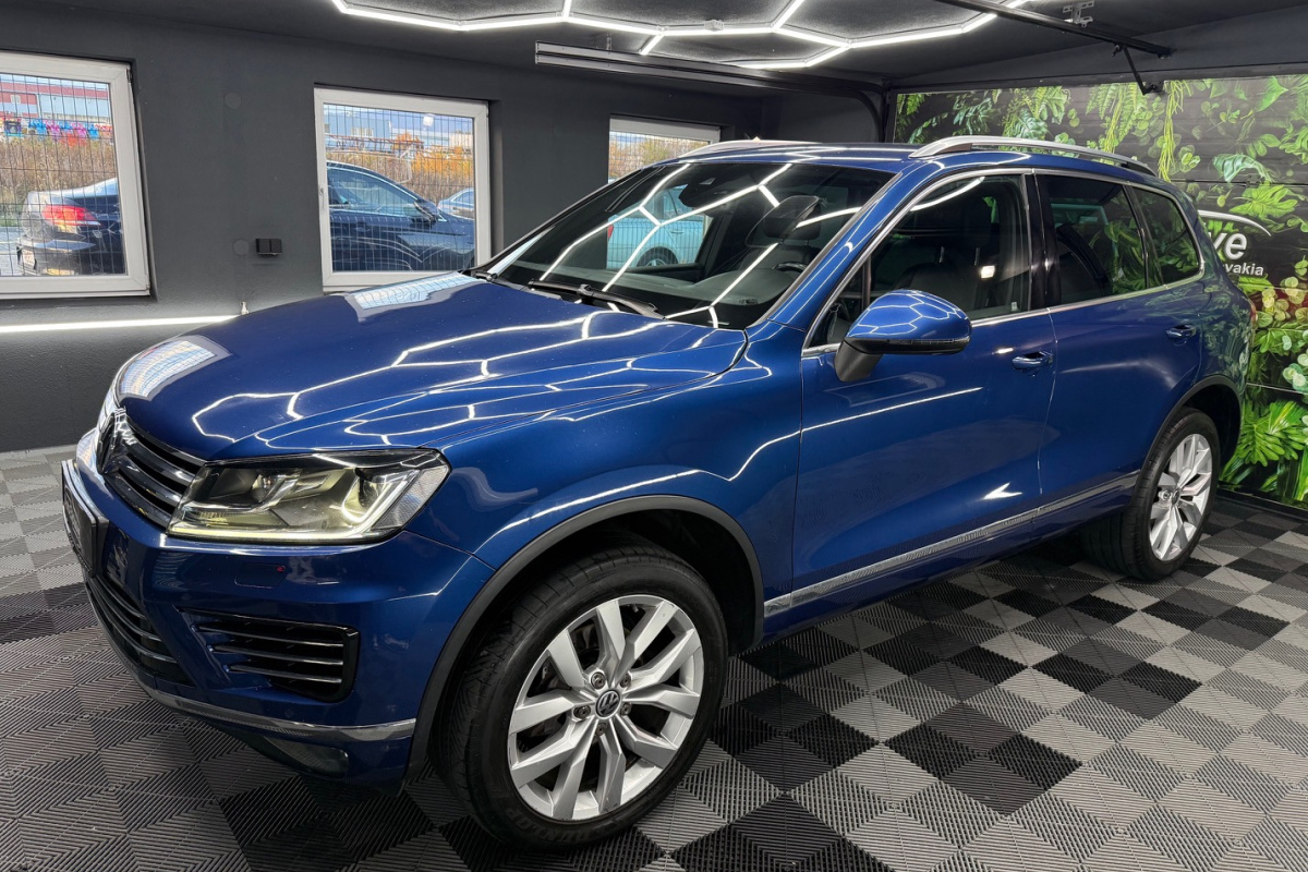 Ponuka vozidiel / Volkswagen Touareg II 3.0 V6 TDI BMT 4MOTION R-LINE - video