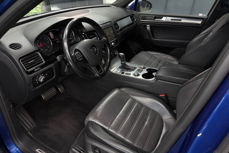  Ponuka vozidiel / Volkswagen Touareg II 3.0 V6 TDI BMT 4MOTION R-LINE - video