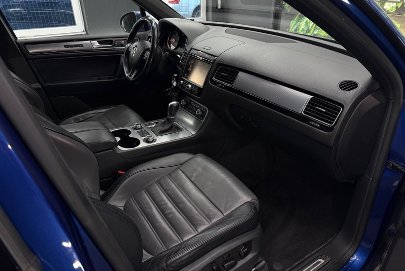  Ponuka vozidiel / Volkswagen Touareg II 3.0 V6 TDI BMT 4MOTION R-LINE - video