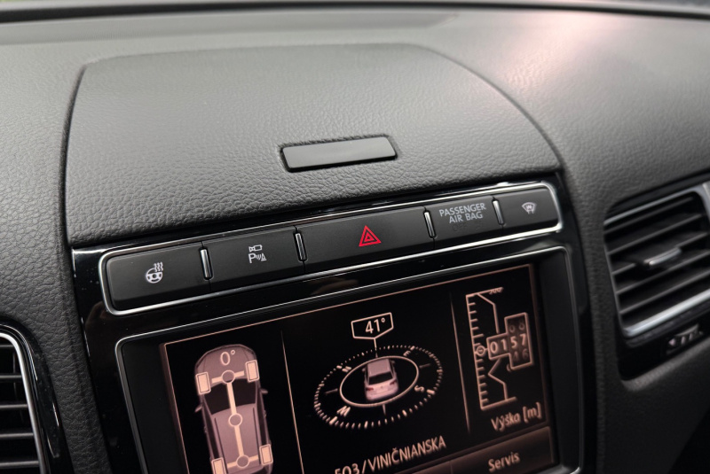 Ponuka vozidiel / Volkswagen Touareg II 3.0 V6 TDI BMT 4MOTION R-LINE - video Ponuka vozidiel / Volkswagen Touareg II 3.0 V6 TDI BMT 4MOTION R-LINE - video