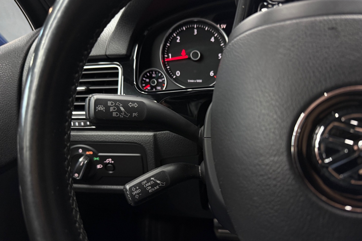 Ponuka vozidiel / Volkswagen Touareg II 3.0 V6 TDI BMT 4MOTION R-LINE - video Ponuka vozidiel / Volkswagen Touareg II 3.0 V6 TDI BMT 4MOTION R-LINE - video