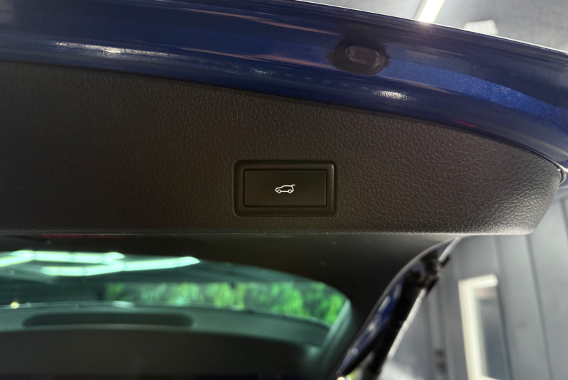  Ponuka vozidiel / Volkswagen Touareg II 3.0 V6 TDI BMT 4MOTION R-LINE - video