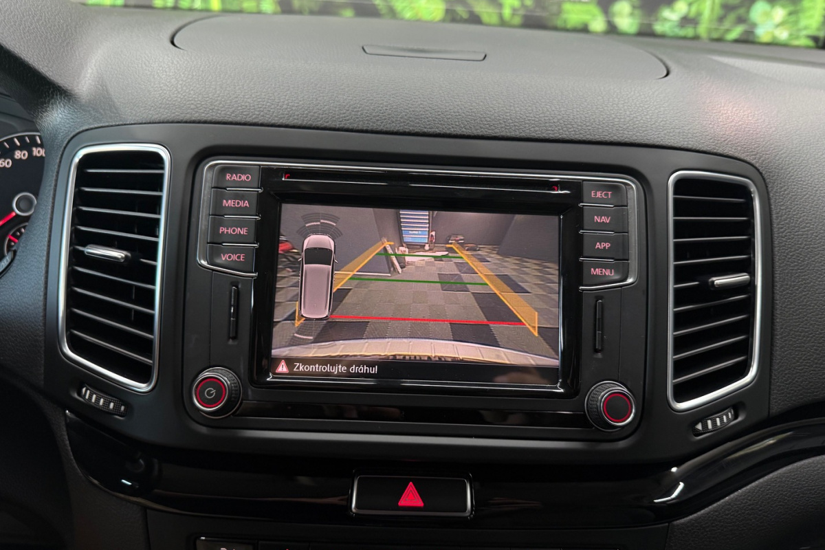 Ponuka vozidiel / Seat Alhambra 2.0 TDI CR 184k Style DSG - video