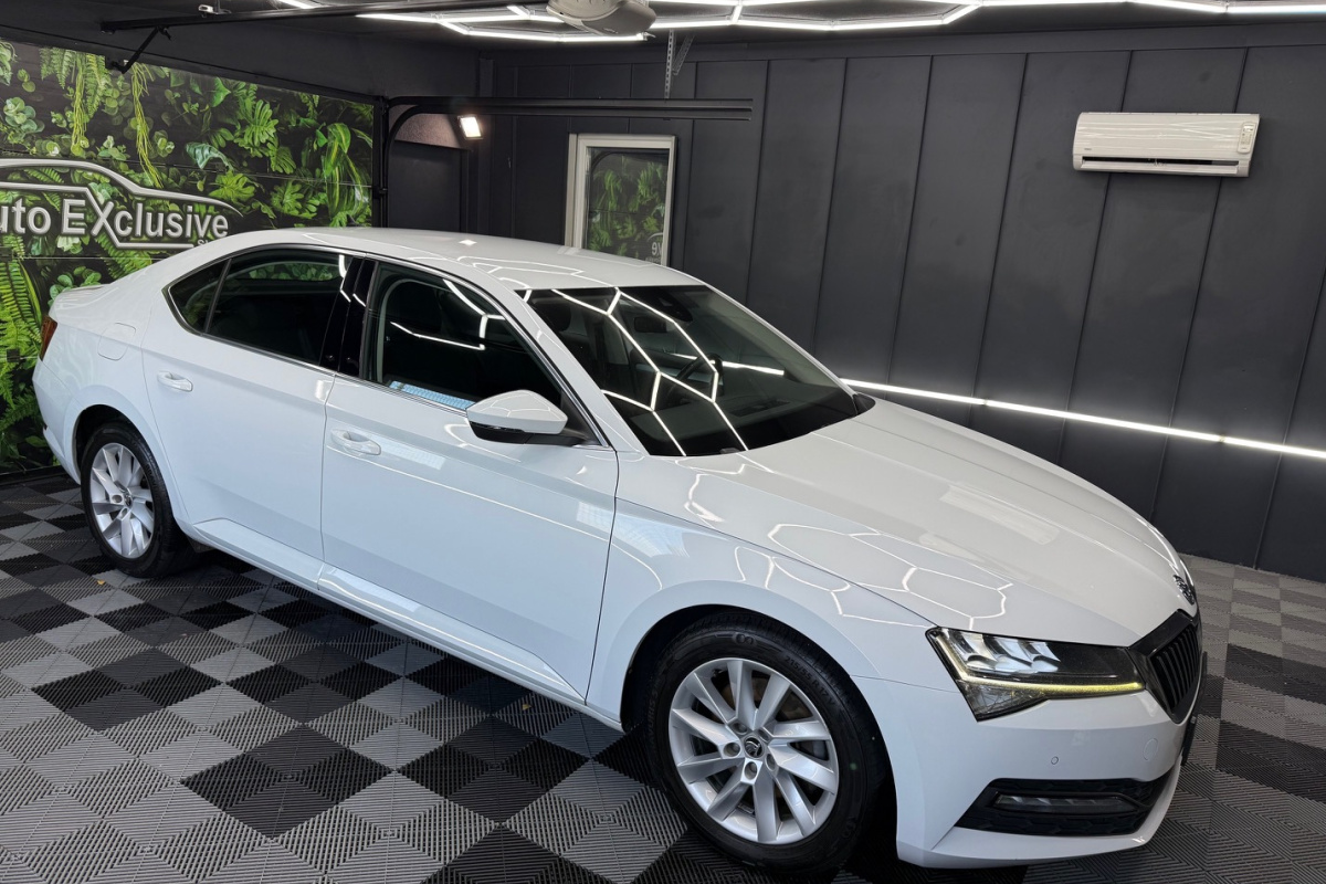 Ponuka vozidiel / Škoda Superb 2.0 TDI Ambition DSG - video