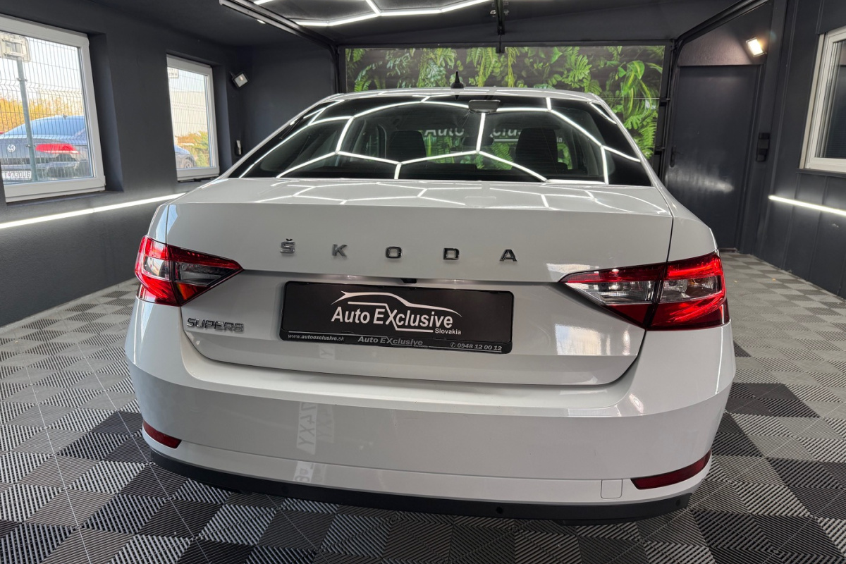 Ponuka vozidiel / Škoda Superb 2.0 TDI Ambition DSG - video