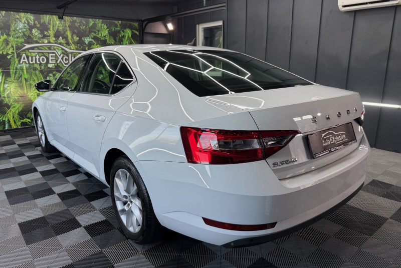  Ponuka vozidiel / Škoda Superb 2.0 TDI Ambition DSG - video