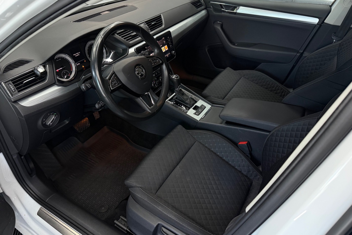 Ponuka vozidiel / Škoda Superb 2.0 TDI Ambition DSG - video