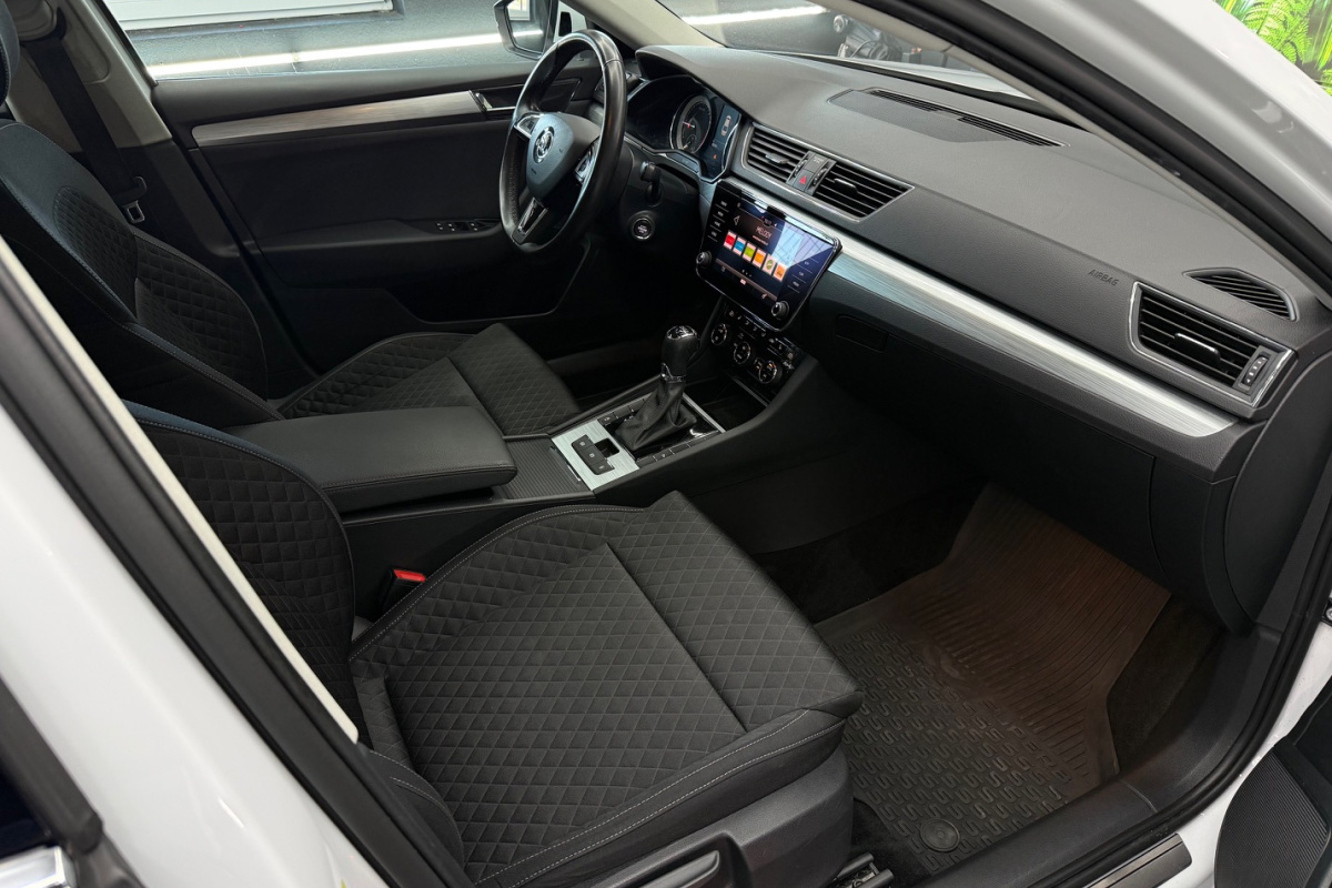 Ponuka vozidiel / Škoda Superb 2.0 TDI Ambition DSG - video