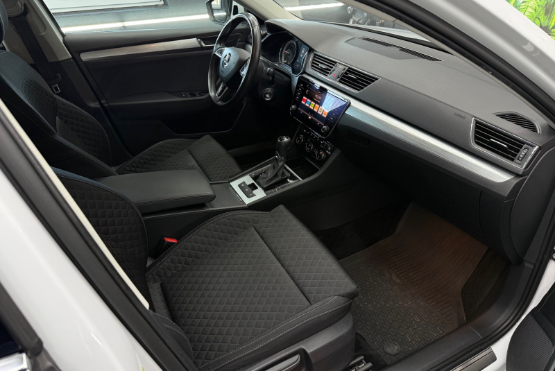  Ponuka vozidiel / Škoda Superb 2.0 TDI Ambition DSG - video