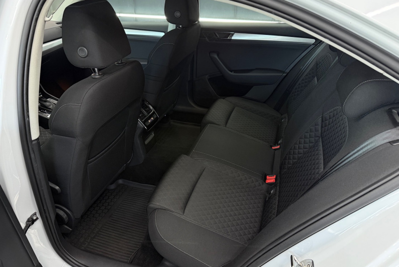  Ponuka vozidiel / Škoda Superb 2.0 TDI Ambition DSG - video