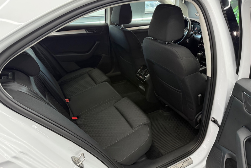  Ponuka vozidiel / Škoda Superb 2.0 TDI Ambition DSG - video