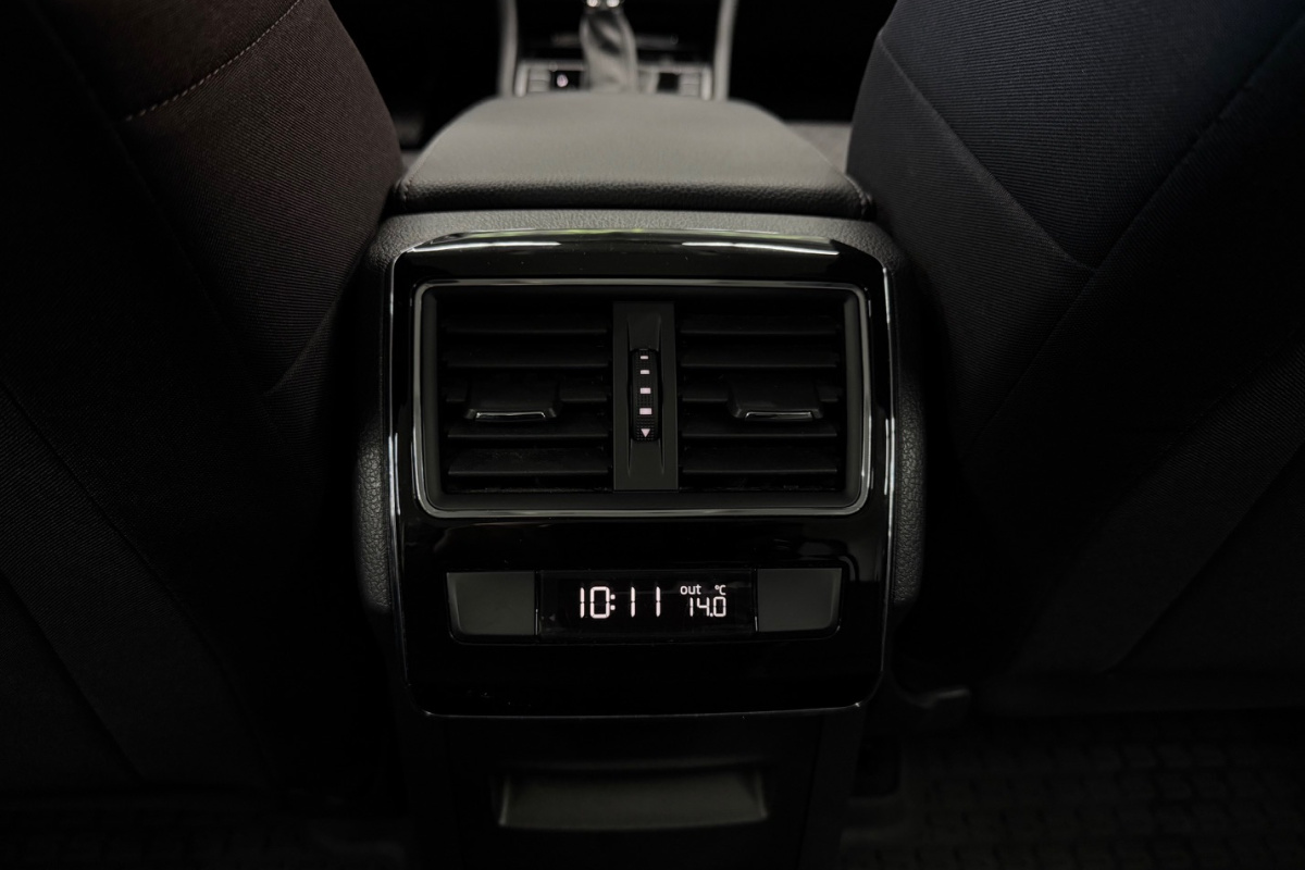 Ponuka vozidiel / Škoda Superb 2.0 TDI Ambition DSG - video