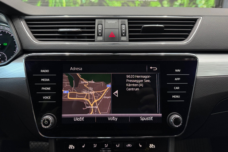  Ponuka vozidiel / Škoda Superb 2.0 TDI Ambition DSG - video