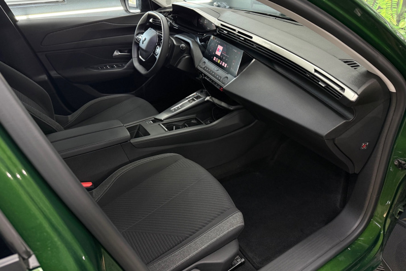 Ponuka vozidiel / Peugeot 308 1.2 A/T - video Ponuka vozidiel / Peugeot 308 1.2 A/T - video