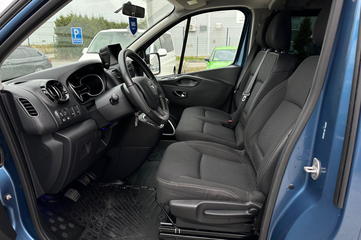 Ponuka vozidiel / Opel Vivaro 1.6 9-Miestne - video