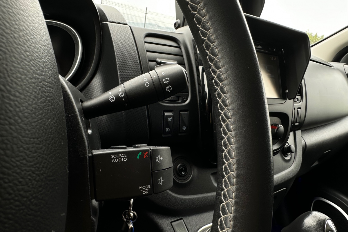 Ponuka vozidiel / Opel Vivaro 1.6 9-Miestne - video