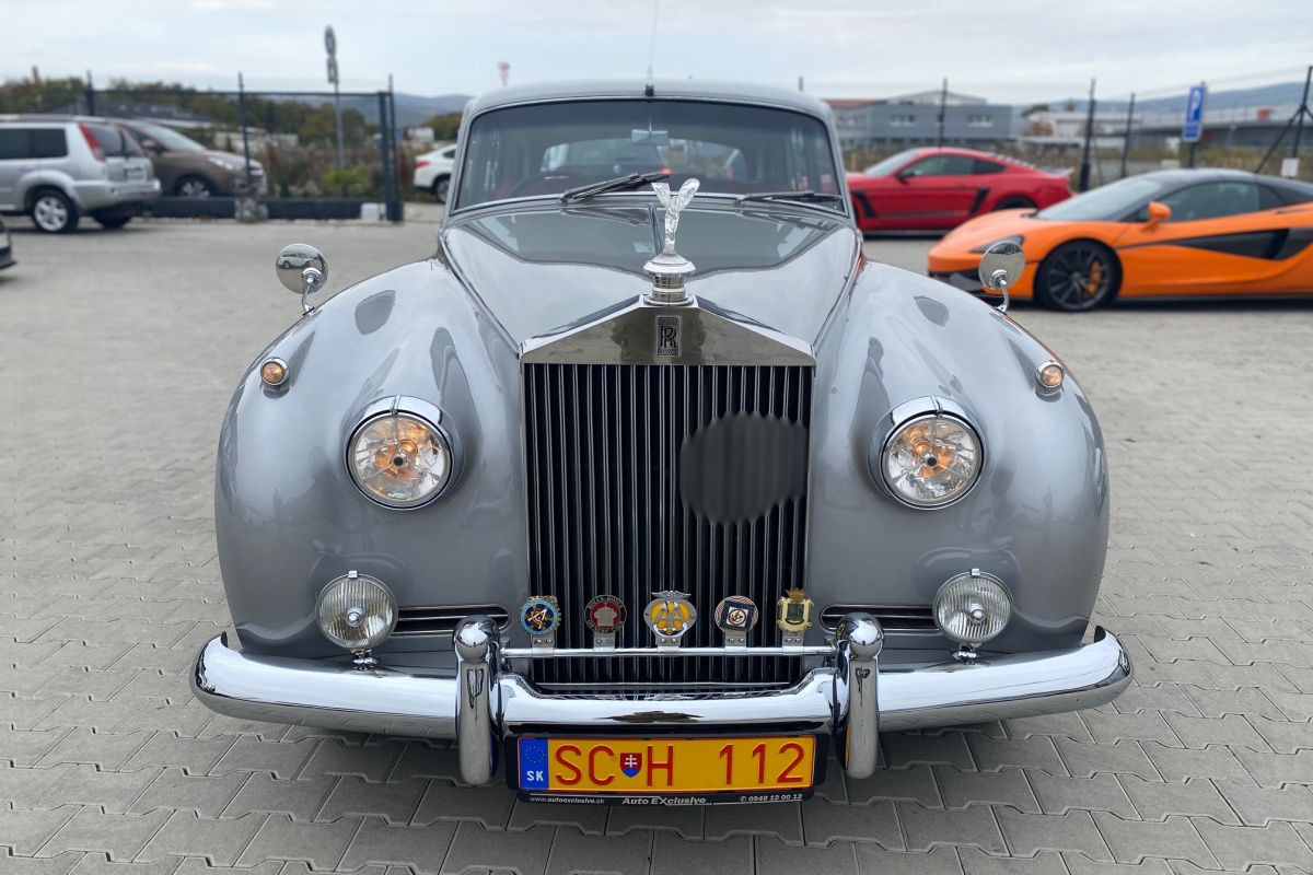 Ponuka vozidiel / Rolls Royce Silver Cloud 5.0 - video