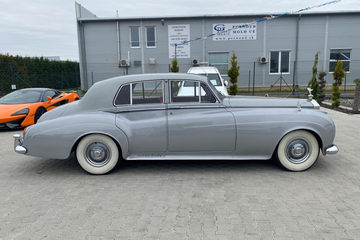 Ponuka vozidiel / Rolls Royce Silver Cloud 5.0 - video