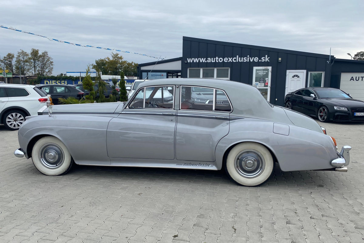 Ponuka vozidiel / Rolls Royce Silver Cloud 5.0 - video