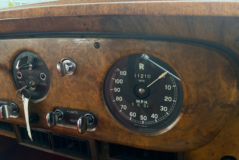  Ponuka vozidiel / Rolls Royce Silver Cloud 5.0 - video