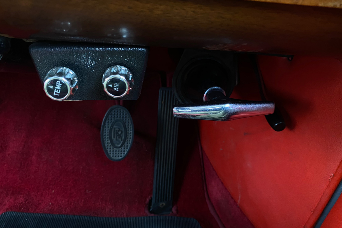 Ponuka vozidiel / Rolls Royce Silver Cloud 5.0 - video