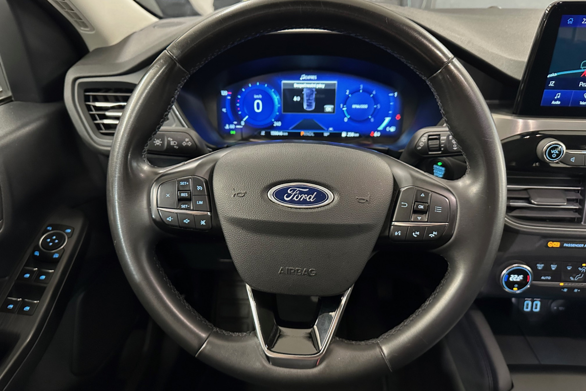 Ponuka vozidiel / Ford Kuga 1.5 TDCi EcoBlue 120k Titanium A/T - video