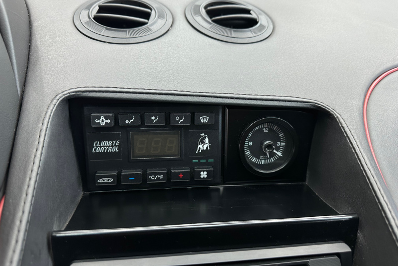 Ponuka vozidiel / Lamborghini Diablo V12 5.7 - video Ponuka vozidiel / Lamborghini Diablo V12 5.7 - video