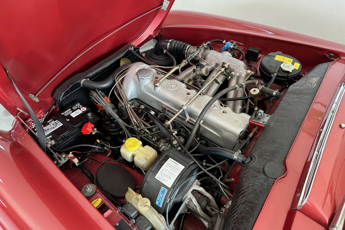 Ponuka vozidiel / Mercedes-Benz SL230 PAGODA - video