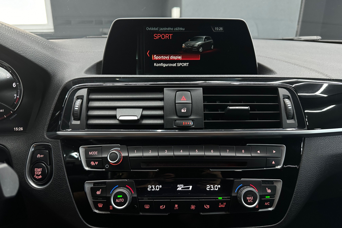 Ponuka vozidiel / BMW Rad 1 118i M Sport A/T M-Packet - video
