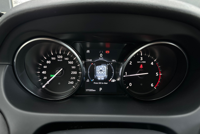  Ponuka vozidiel / Land Rover Discovery Sport 2.0 - video