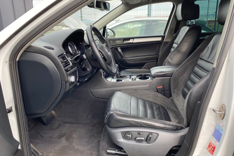 Ponuka vozidiel / Volkswagen Touareg II 3.0 V6 TDI 240k BlueMotion Technology - video Ponuka vozidiel / Volkswagen Touareg II 3.0 V6 TDI 240k BlueMotion Technology - video