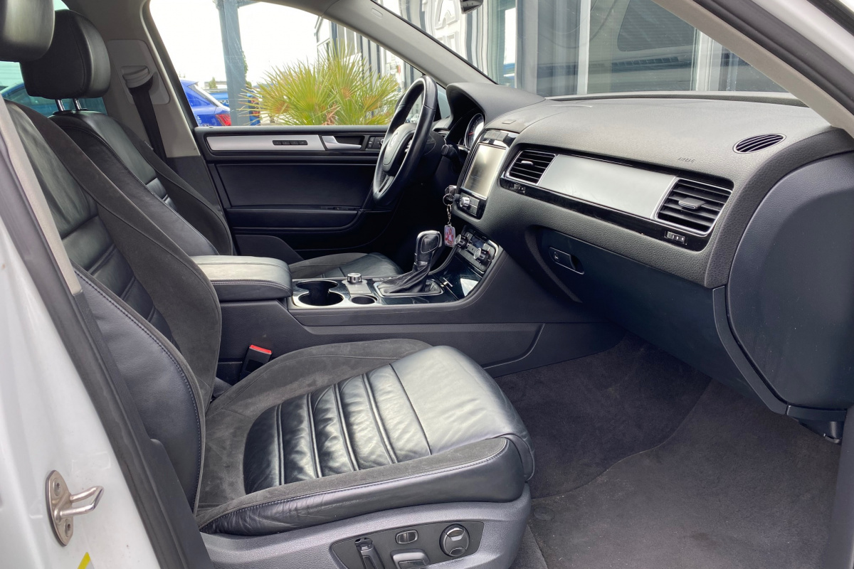 Ponuka vozidiel / Volkswagen Touareg II 3.0 V6 TDI 240k BlueMotion Technology - video Ponuka vozidiel / Volkswagen Touareg II 3.0 V6 TDI 240k BlueMotion Technology - video