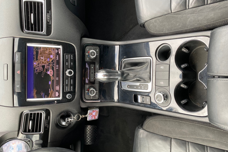 Ponuka vozidiel / Volkswagen Touareg II 3.0 V6 TDI 240k BlueMotion Technology - video Ponuka vozidiel / Volkswagen Touareg II 3.0 V6 TDI 240k BlueMotion Technology - video