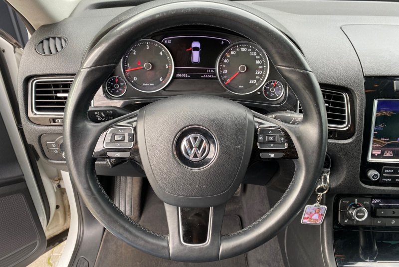 Ponuka vozidiel / Volkswagen Touareg II 3.0 V6 TDI 240k BlueMotion Technology - video Ponuka vozidiel / Volkswagen Touareg II 3.0 V6 TDI 240k BlueMotion Technology - video