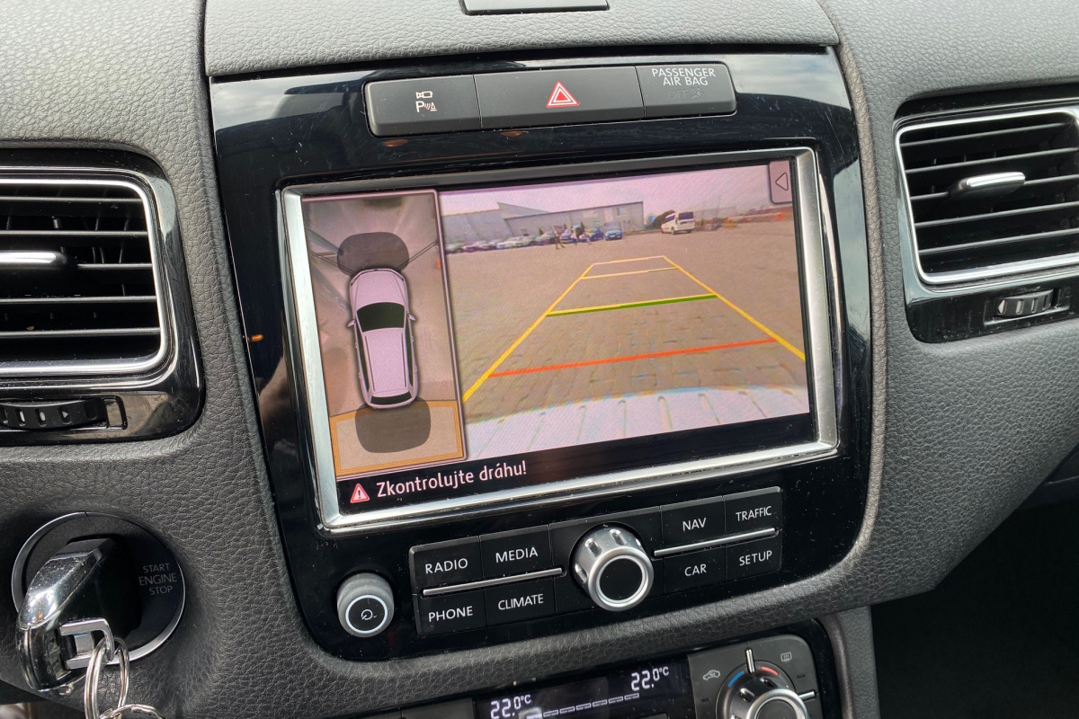 Ponuka vozidiel / Volkswagen Touareg II 3.0 V6 TDI 240k BlueMotion Technology - video Ponuka vozidiel / Volkswagen Touareg II 3.0 V6 TDI 240k BlueMotion Technology - video