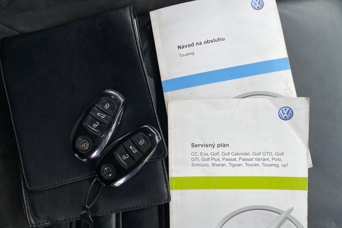 Ponuka vozidiel / Volkswagen Touareg II 3.0 V6 TDI 240k BlueMotion Technology - video Ponuka vozidiel / Volkswagen Touareg II 3.0 V6 TDI 240k BlueMotion Technology - video