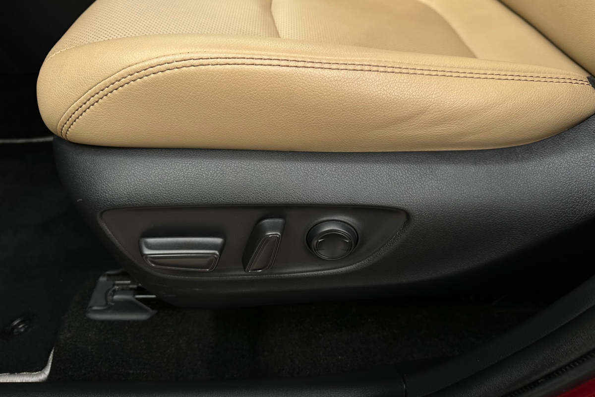 Ponuka vozidiel / Toyota RAV4 2.5 Exclusive Hybrid AWD - video