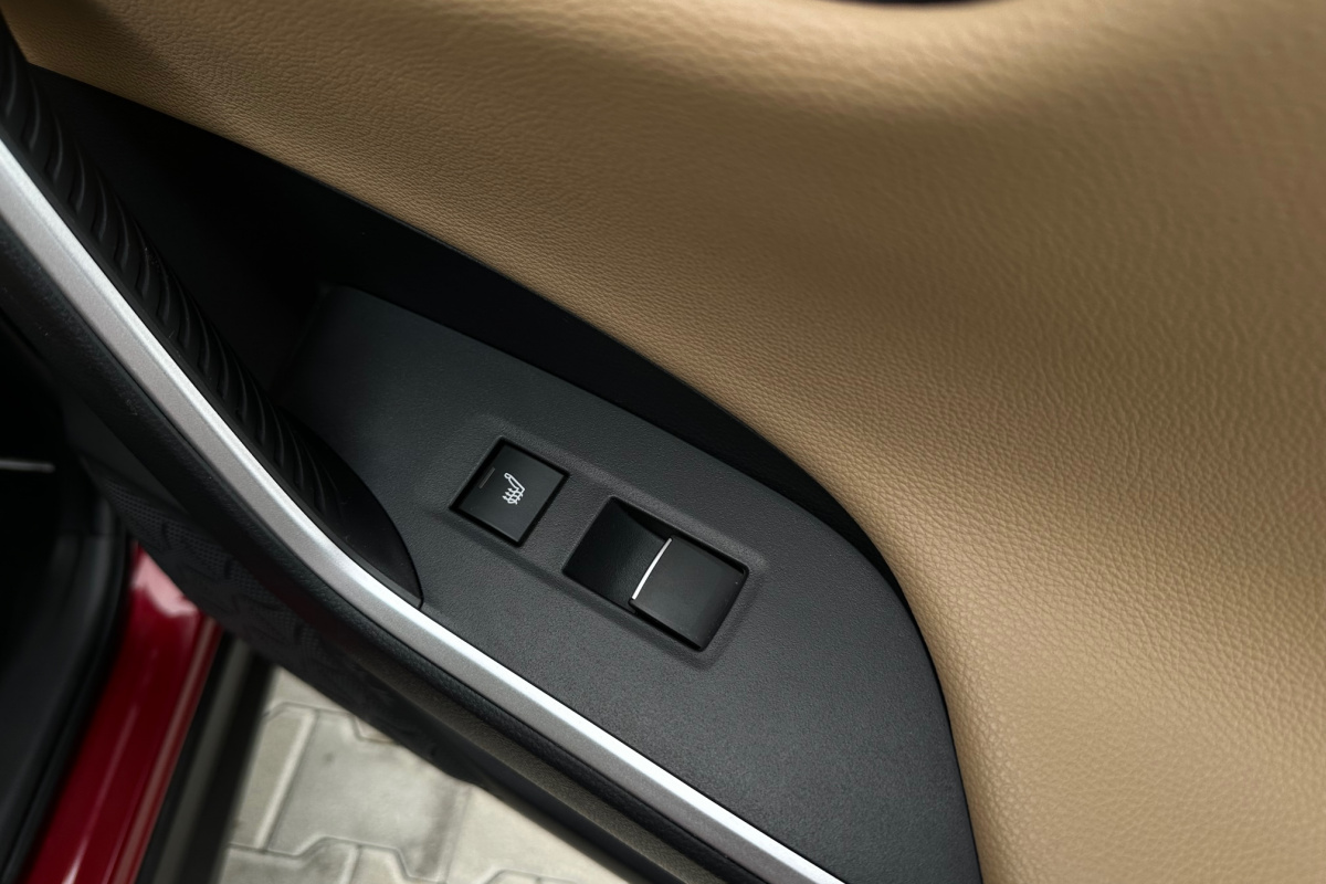 Ponuka vozidiel / Toyota RAV4 2.5 Exclusive Hybrid AWD - video