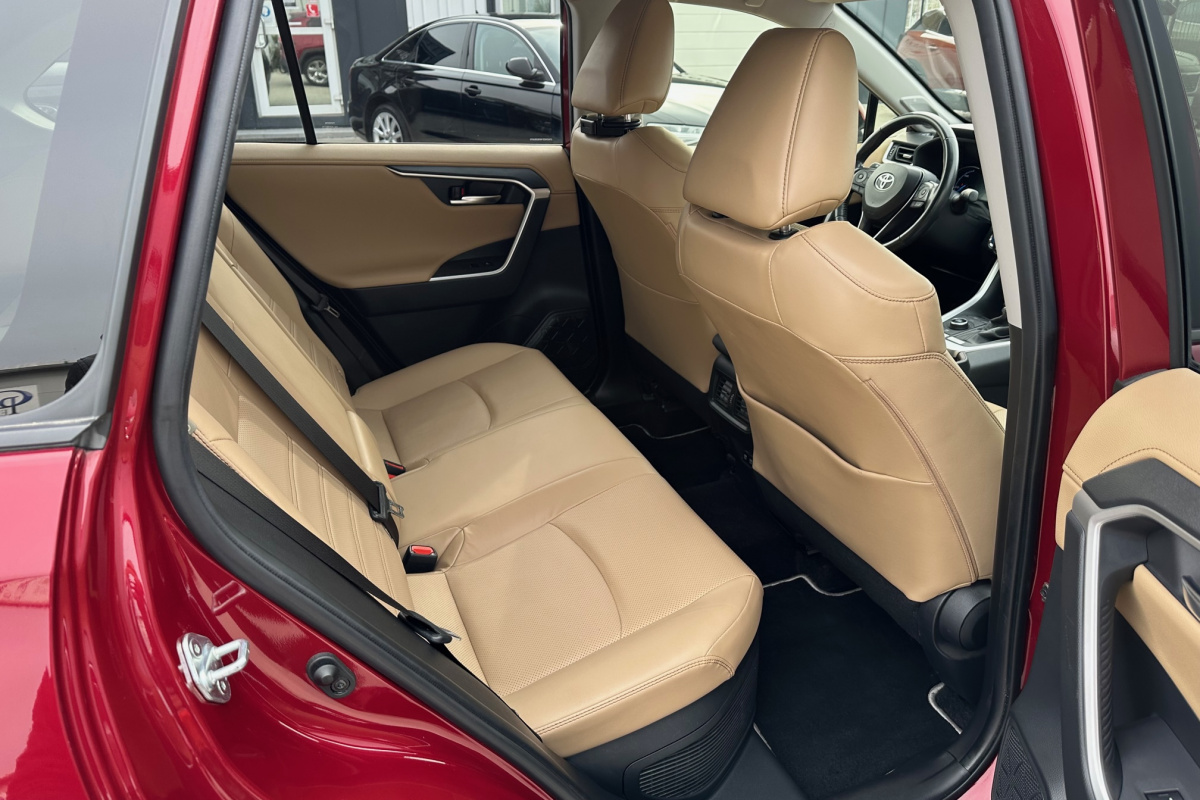 Ponuka vozidiel / Toyota RAV4 2.5 Exclusive Hybrid AWD - video