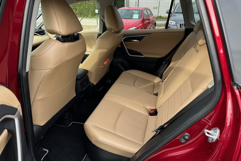 Ponuka vozidiel / Toyota RAV4 2.5 Exclusive Hybrid AWD - video
