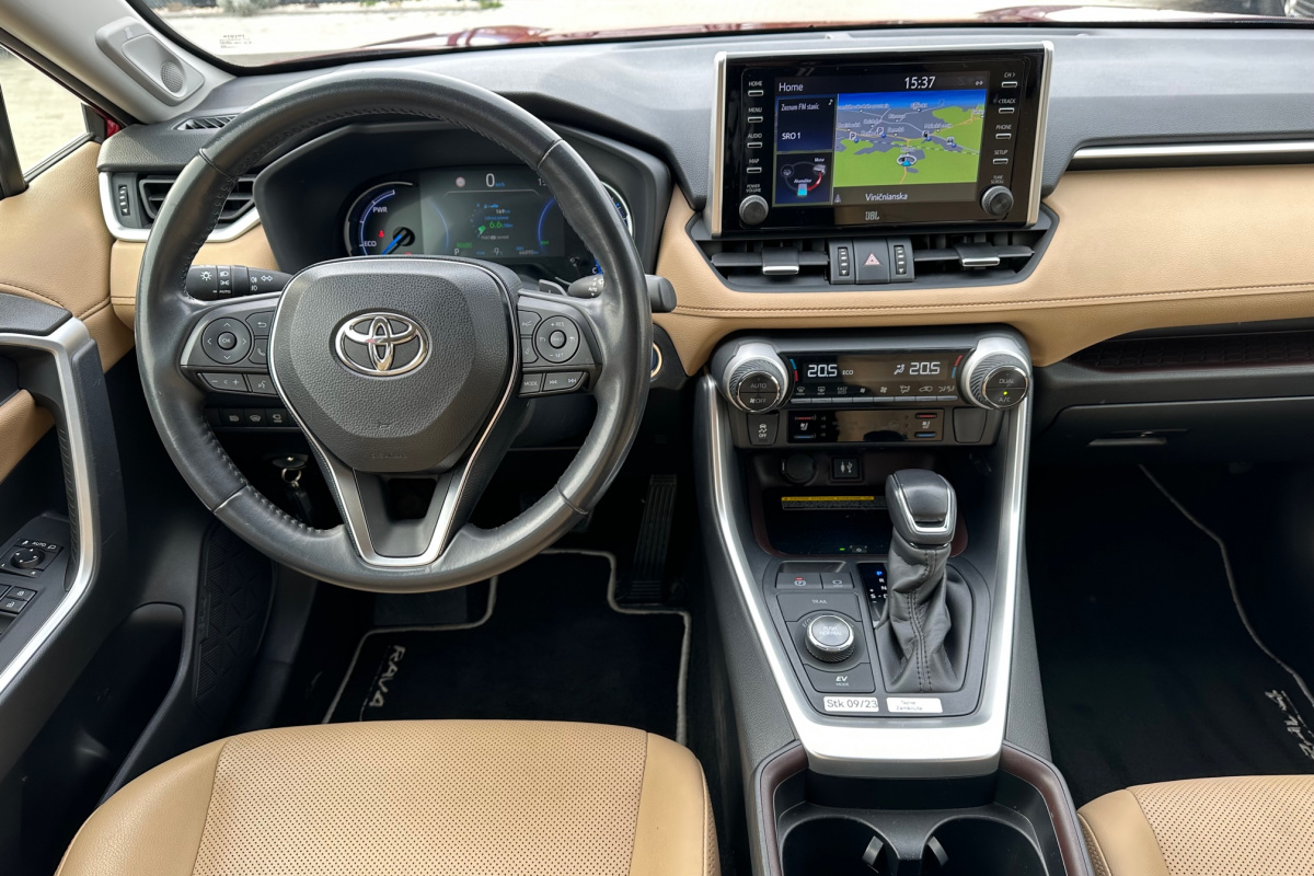 Ponuka vozidiel / Toyota RAV4 2.5 Exclusive Hybrid AWD - video