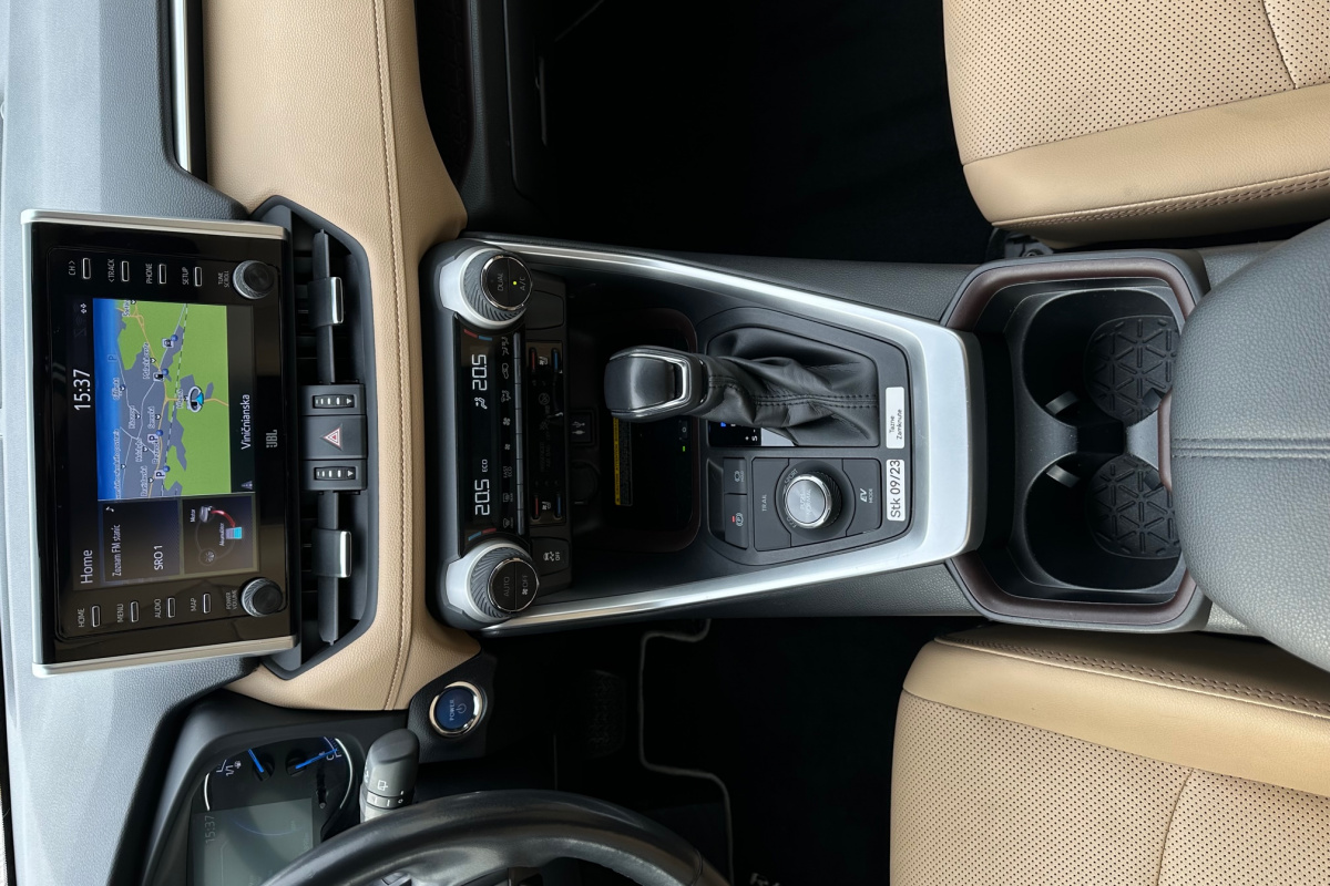 Ponuka vozidiel / Toyota RAV4 2.5 Exclusive Hybrid AWD - video
