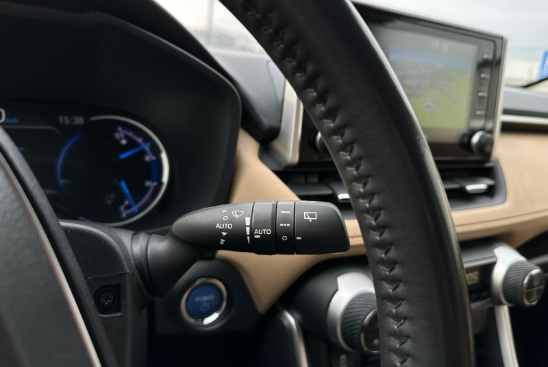  Ponuka vozidiel / Toyota RAV4 2.5 Exclusive Hybrid AWD - video